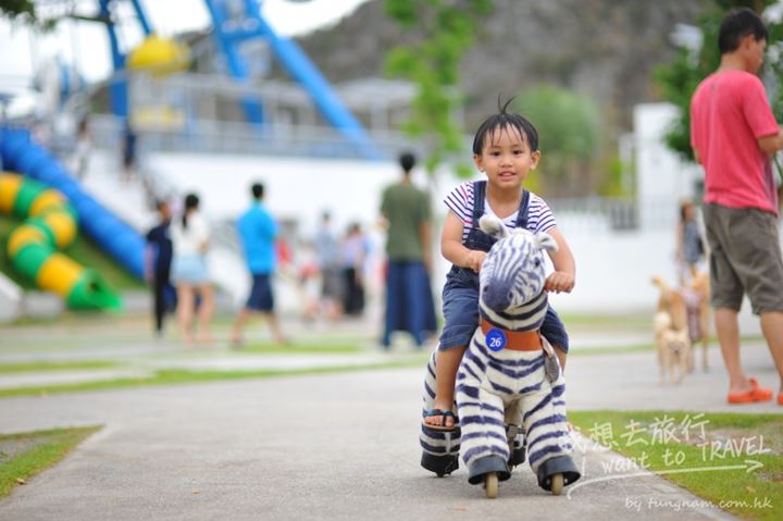 Santorini Park12