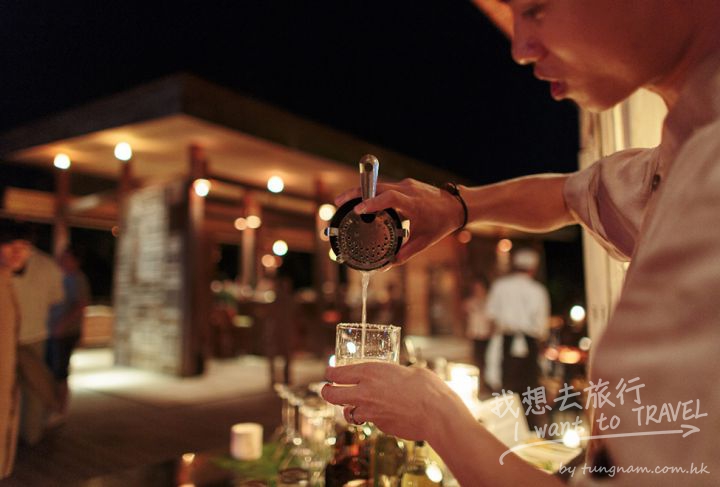 975x660_19_cocktail_at_the_bar