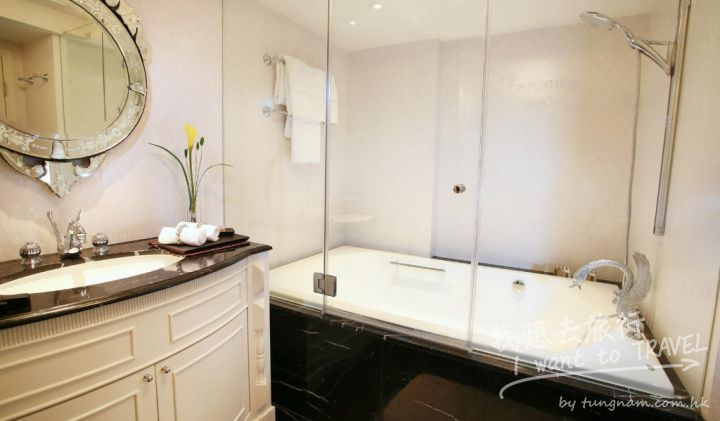 LM_Liaison_Bathroom