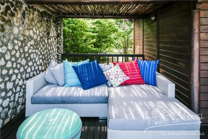 73554219-H1-AMED_Villa_Deck_Lounge_G_A_H