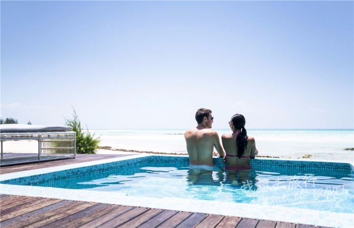 73554283-H1-AMED_Villa_PlungePool_Lifestyle_02_G_A_H