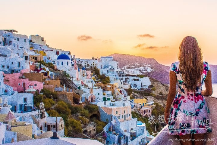 Santorini-Greece-Greek-Islands-Busabout-Solo-Female-Travel-Guide-Oia-11