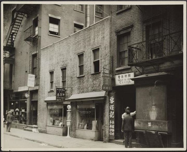 3-9 Pell Street, 1932 - L.T. Wong Co. and the Trust in God Church are visible at no. 9.
