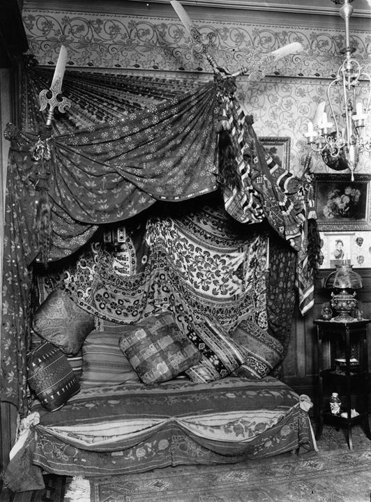 Chinese furnishings in situ in Chinatown Market, 1930