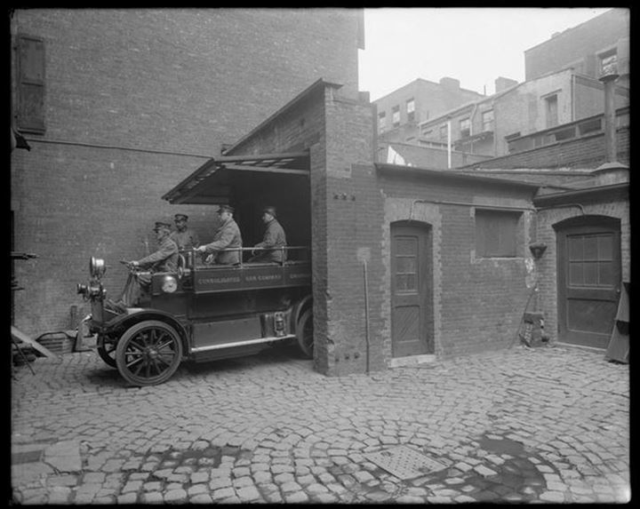 Hester Street and Elizabeth Street Emergency Station, 1915