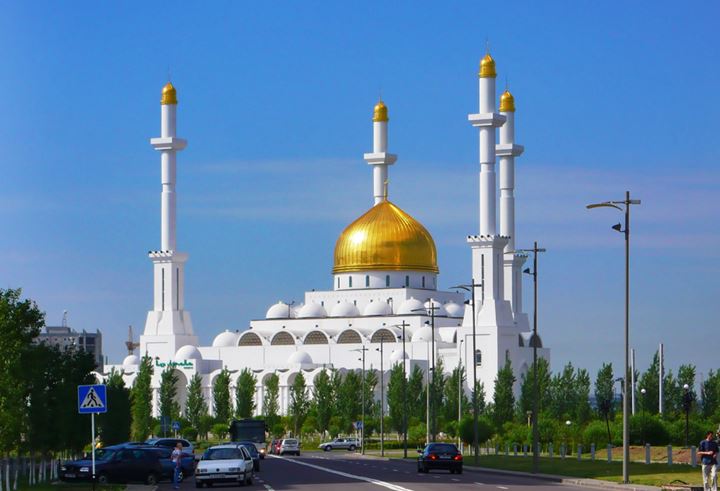 Nur-Astana_Mosque_1