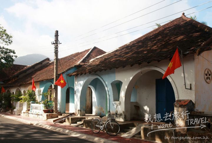 975x660_10_con_son_town