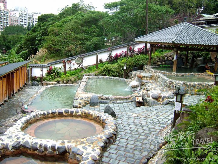 親水露天溫泉浴池