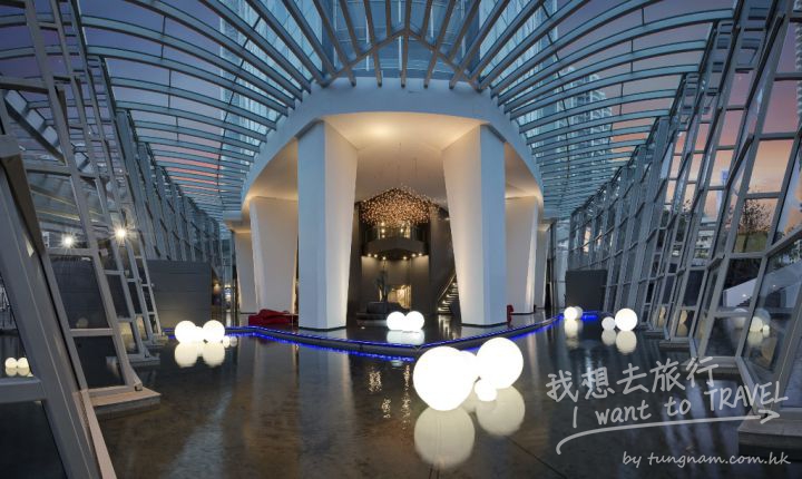Q1 Resort Lobby