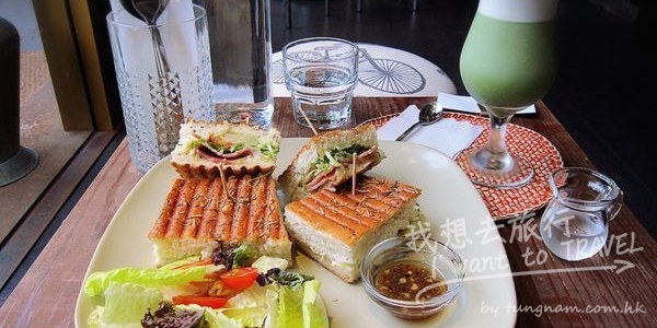 【台北美食推薦】Caffè Le MANI 琢手咖啡 美味抹茶鮮奶+好吃帕里尼 好適合悠閒度過假日的寬敞咖啡廳推薦