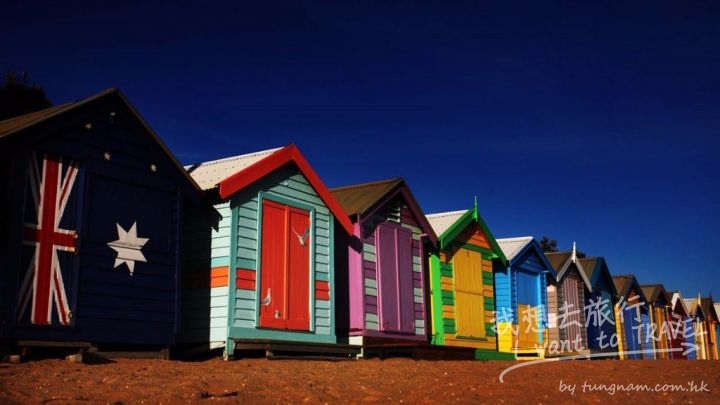 bathing-boxes-at-brighton-beach_mel_r_1328984_1600x900
