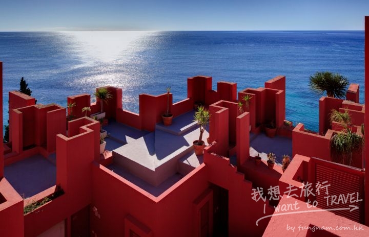 Ricardo_Bofill_Taller_de_Arquitectura_La_Muralla_Roja_Calpe_Spain_(13)
